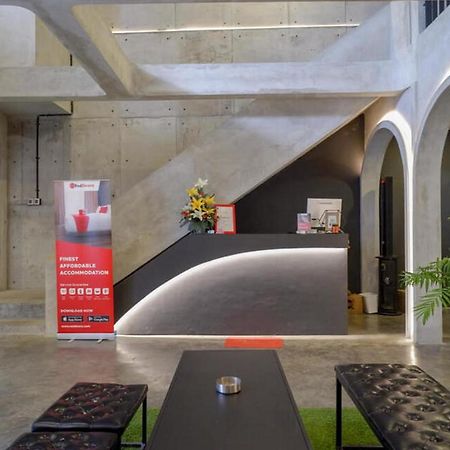 RedDoorz Plus near Kawasan Sam Poo Kong Semarang Luaran gambar