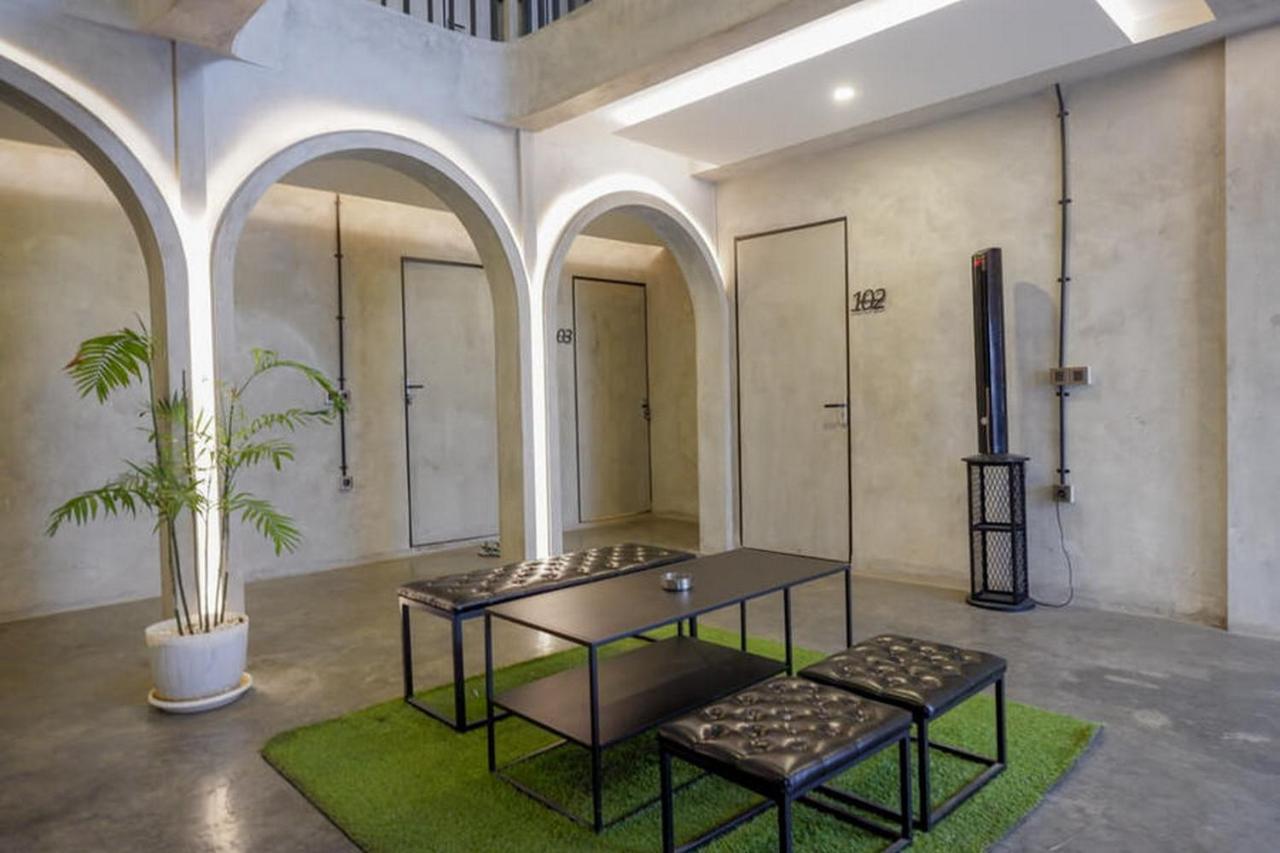 RedDoorz Plus near Kawasan Sam Poo Kong Semarang Luaran gambar