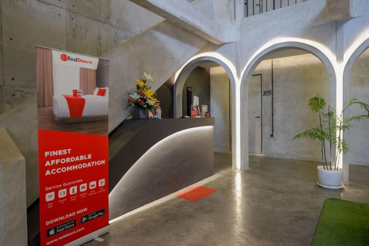 RedDoorz Plus near Kawasan Sam Poo Kong Semarang Luaran gambar