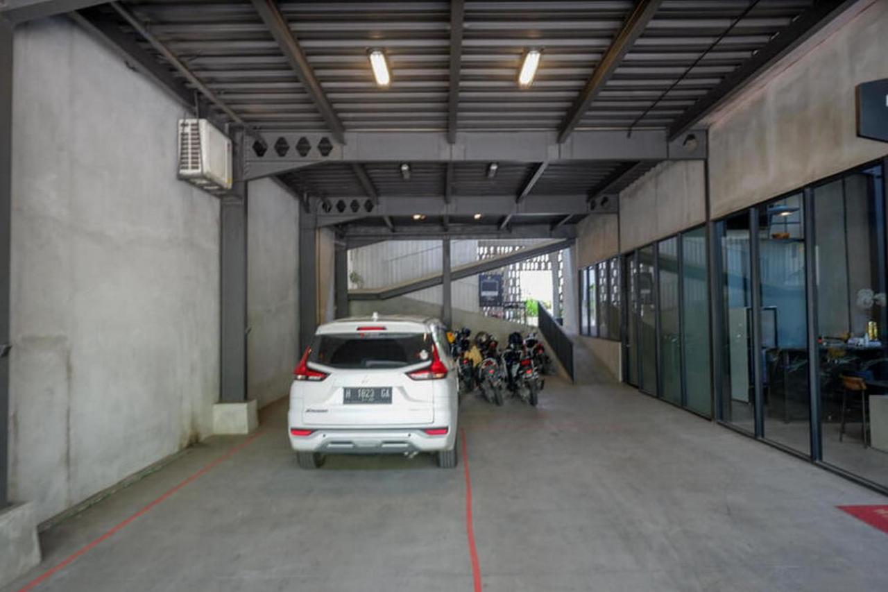 RedDoorz Plus near Kawasan Sam Poo Kong Semarang Luaran gambar