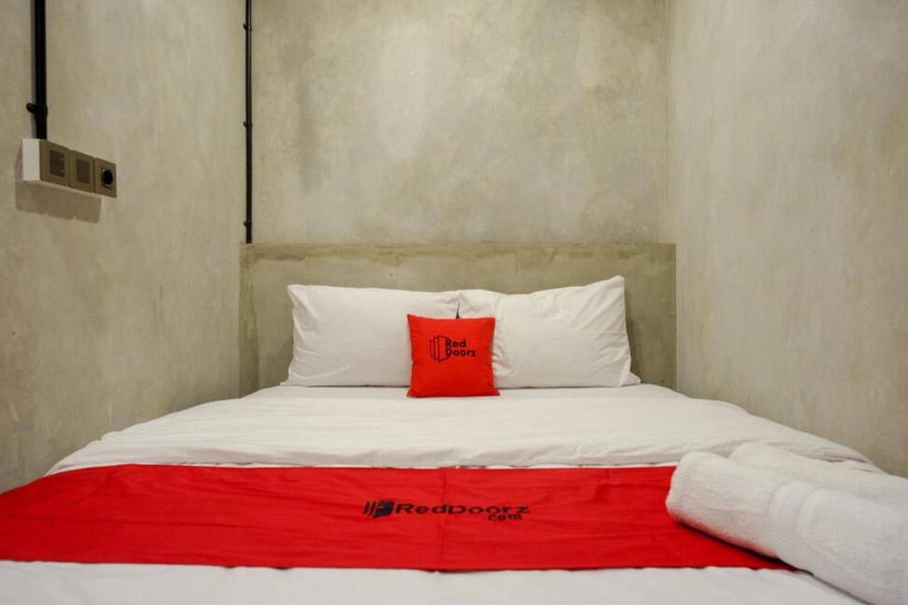 RedDoorz Plus near Kawasan Sam Poo Kong Semarang Luaran gambar