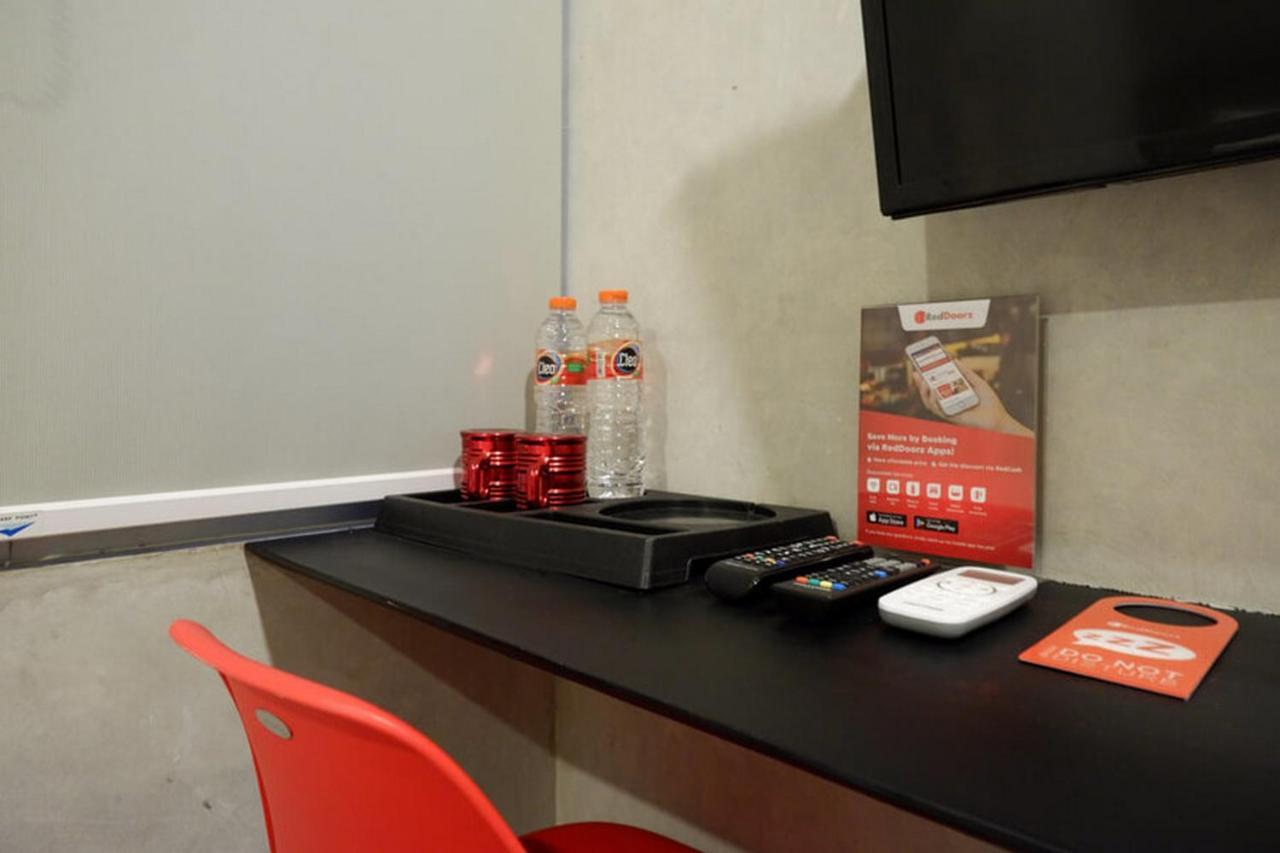 RedDoorz Plus near Kawasan Sam Poo Kong Semarang Luaran gambar