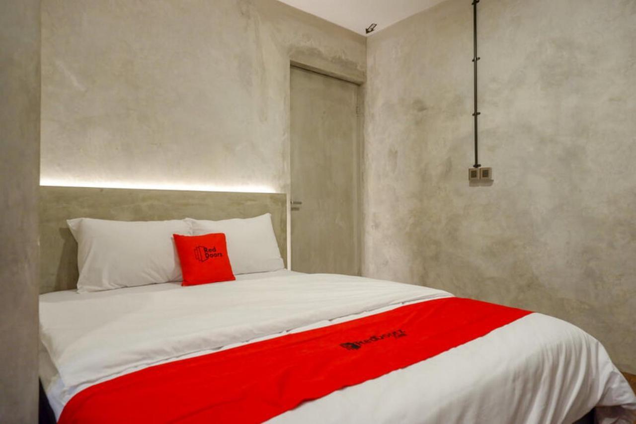 RedDoorz Plus near Kawasan Sam Poo Kong Semarang Luaran gambar