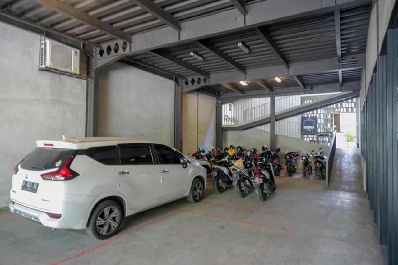 RedDoorz Plus near Kawasan Sam Poo Kong Semarang Luaran gambar