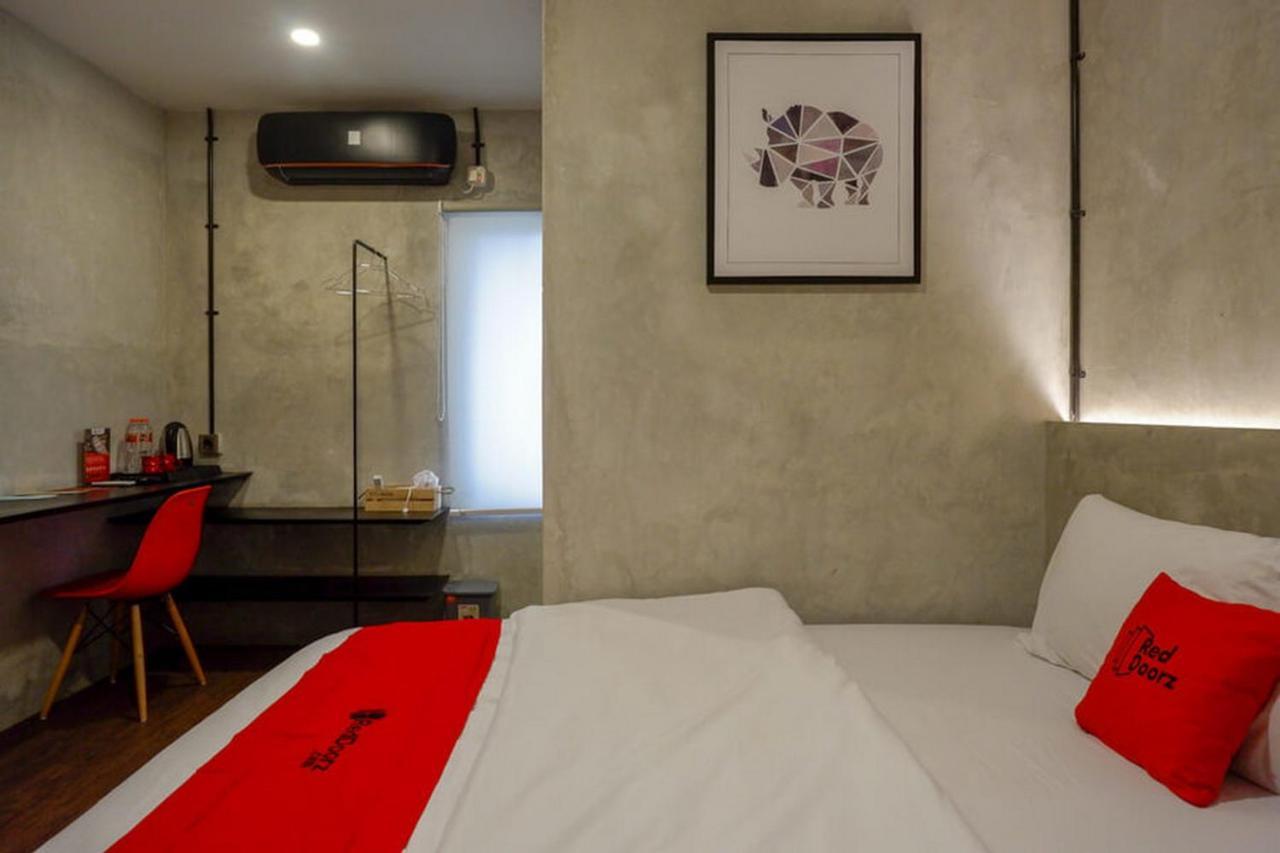 RedDoorz Plus near Kawasan Sam Poo Kong Semarang Luaran gambar